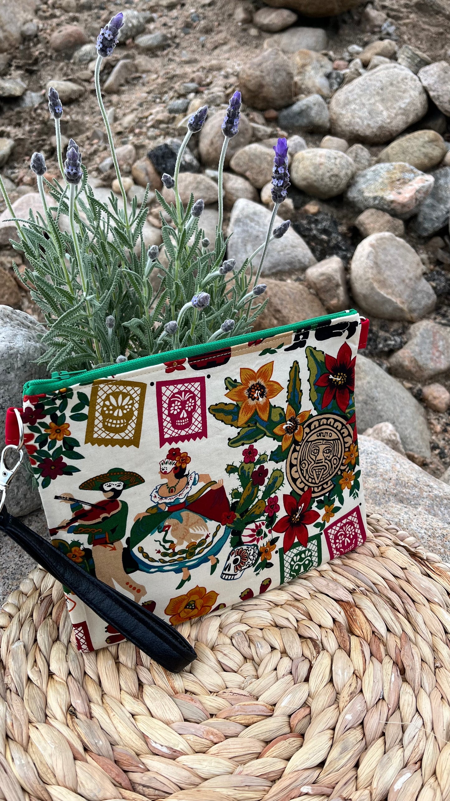 México Lindo (dancers) Zipper Bag