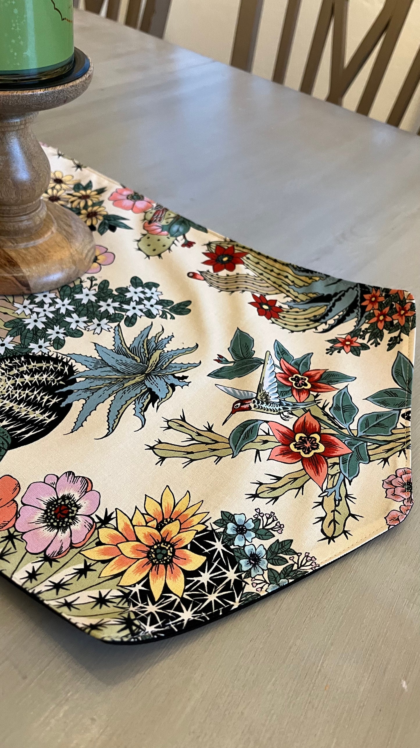 Mariposas Table Runner