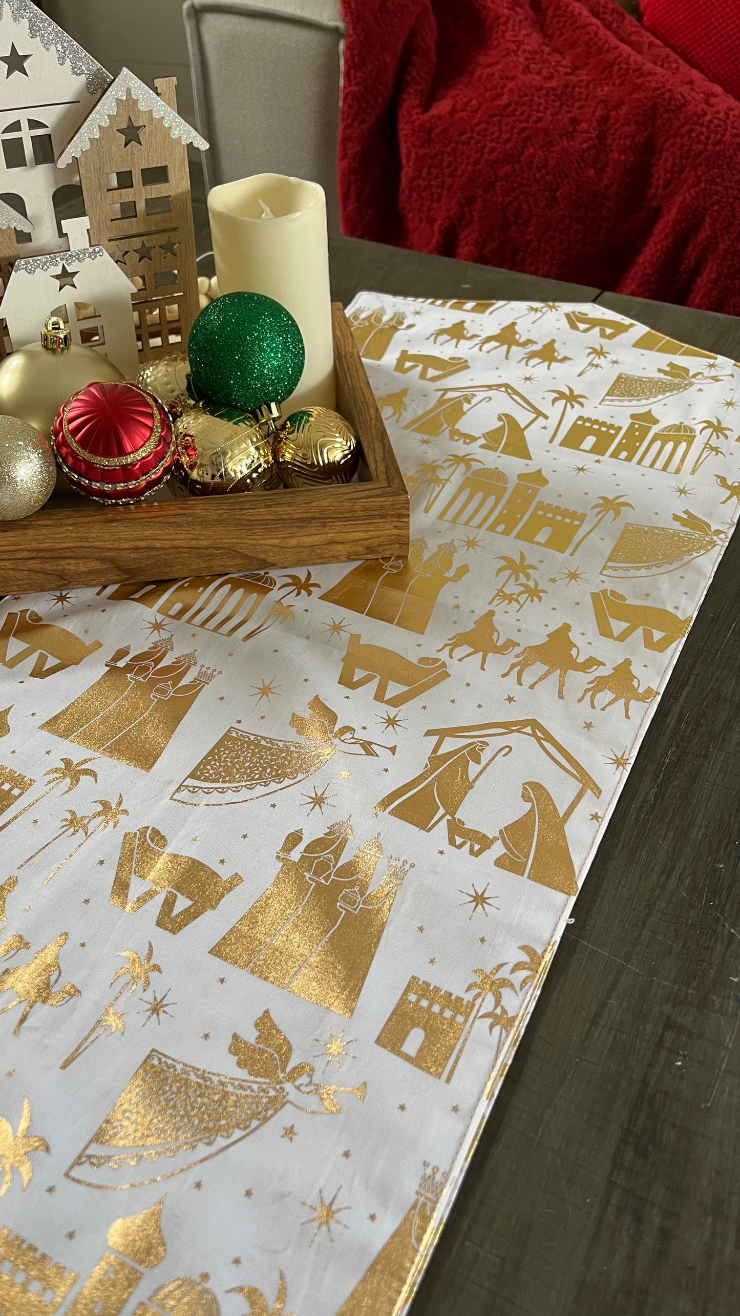 Navidad Table Runner (Gold)
