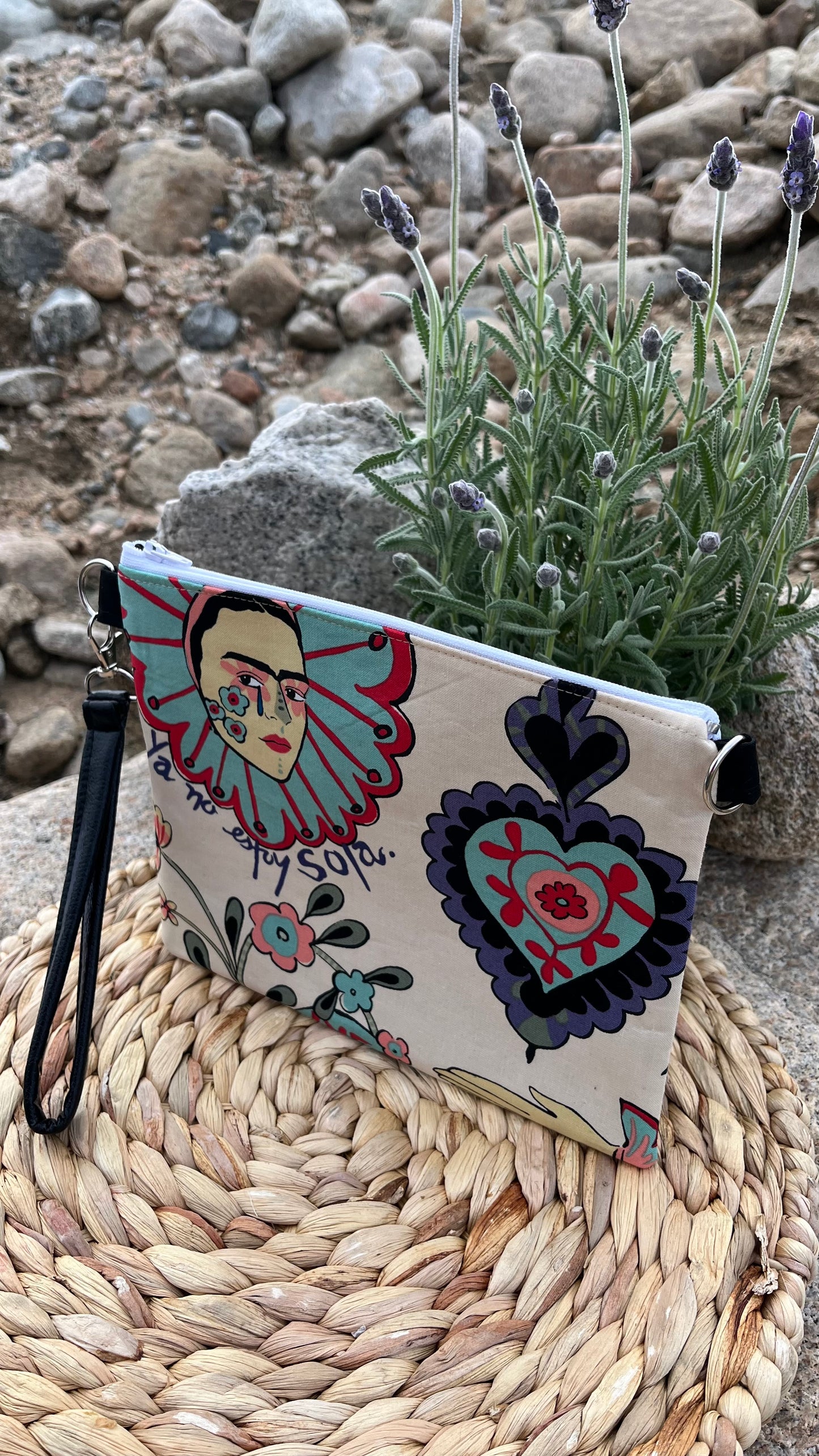 Frida “Ya no estoy sola” Zipper Bag (beige)
