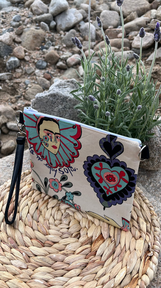 Frida “Ya no estoy sola” Zipper Bag (beige)