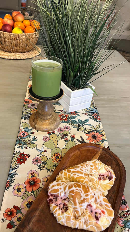 Mariposas Table Runner