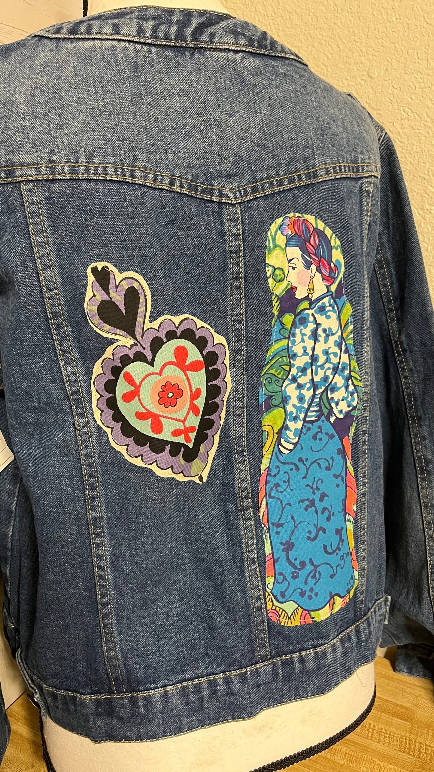 One of a kind Denim Jacket - Frida y el Sagrado Corazón