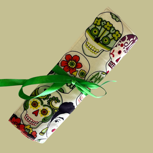 Frida y Calaveras brush roll and makeup bag (beige)