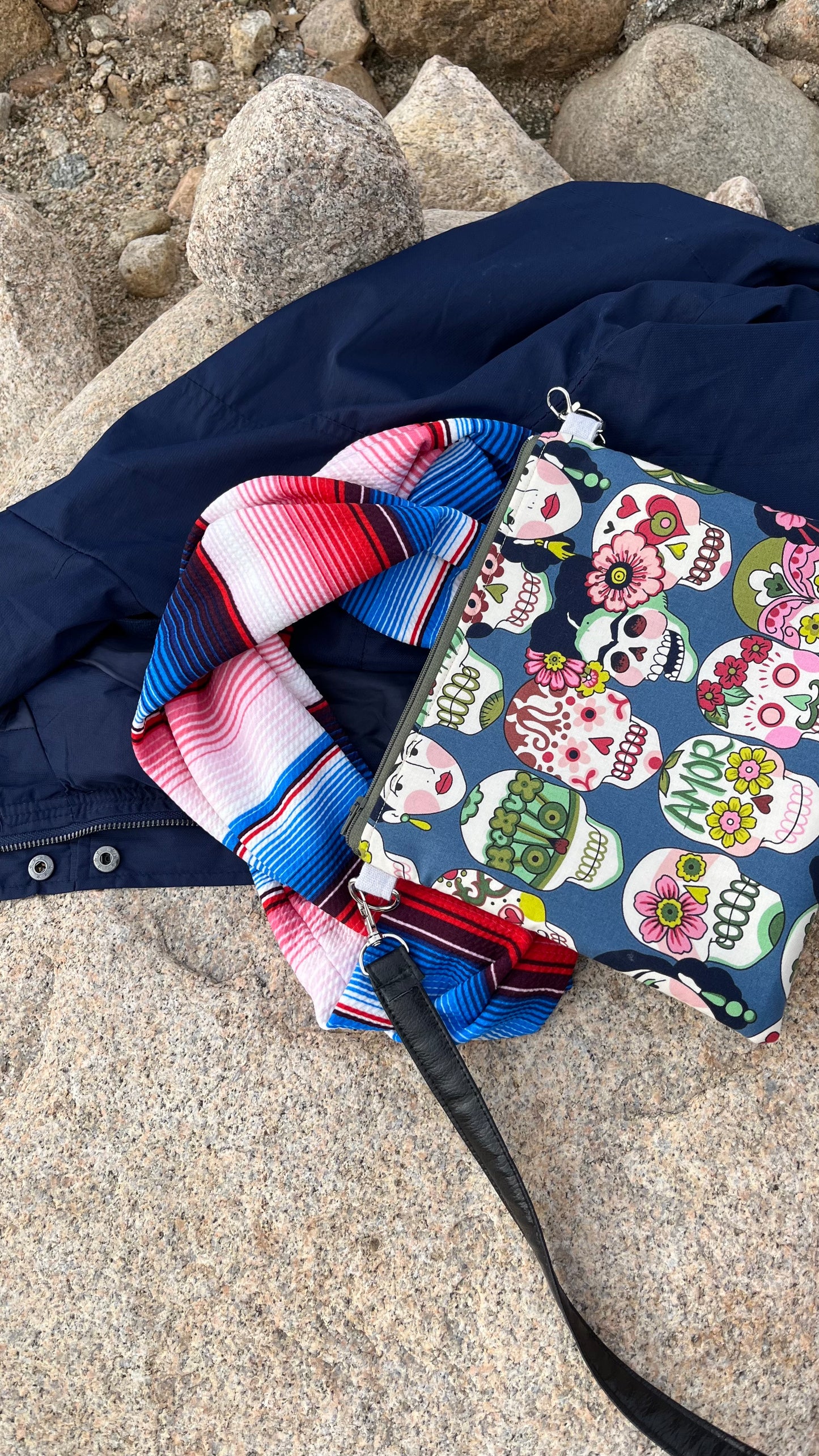 Frida y Calaveritas de Amor Zipper Bag (blue)