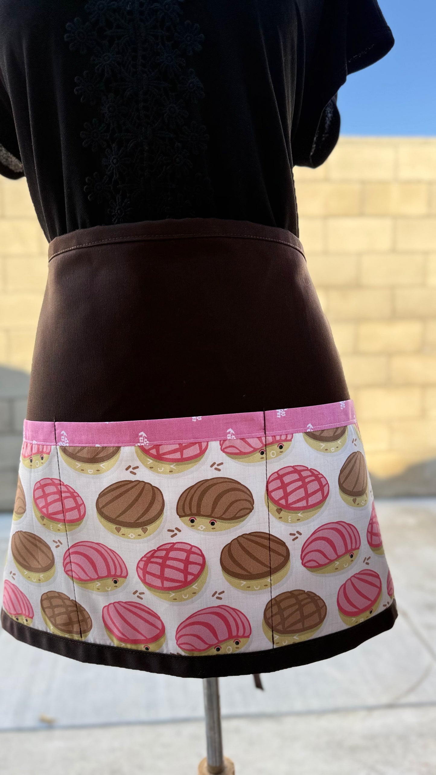 Conchitas - Multipurpose Apron (Brown)