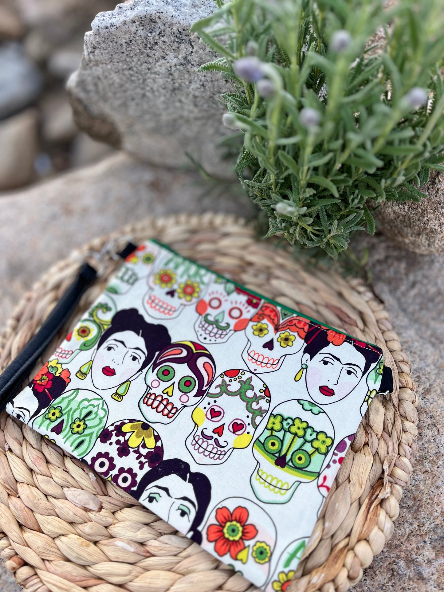 Frida y Calaveritas de amor Zipper Bag (Beige)