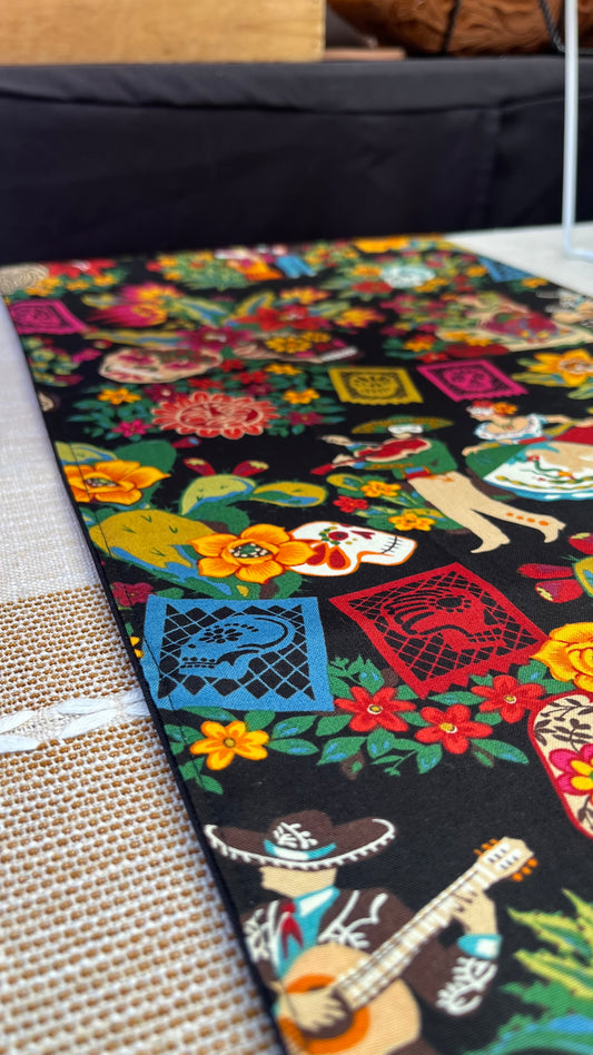 Mexico Lindo y Querido Table Runner (black)