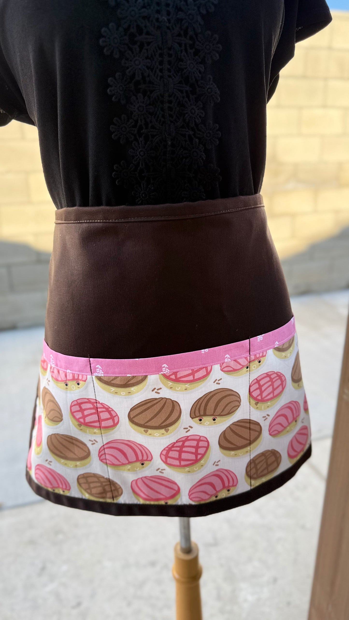 Conchitas - Multipurpose Apron (Brown)