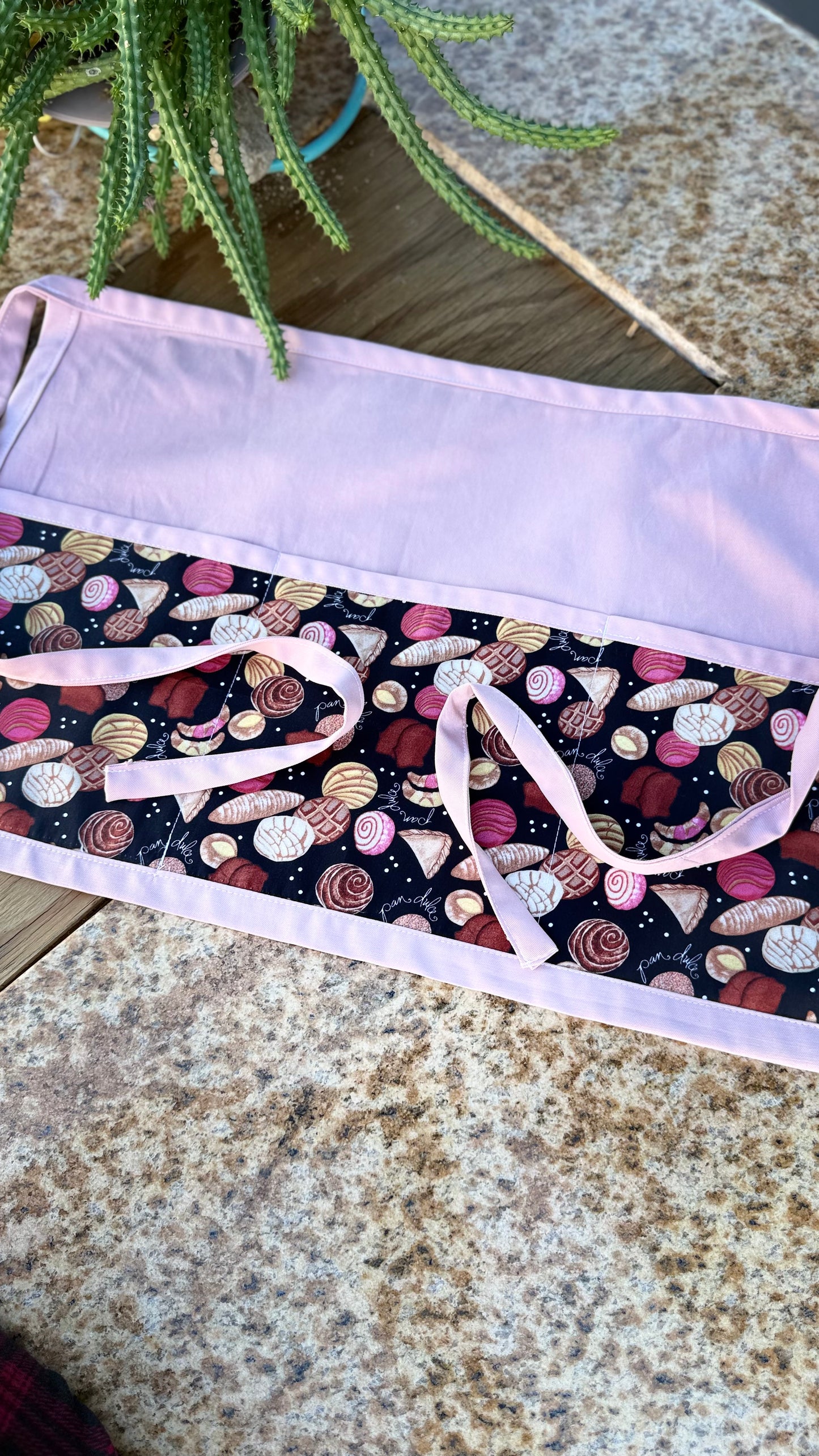 Pan Dulce - Multipurpose Apron (pink)