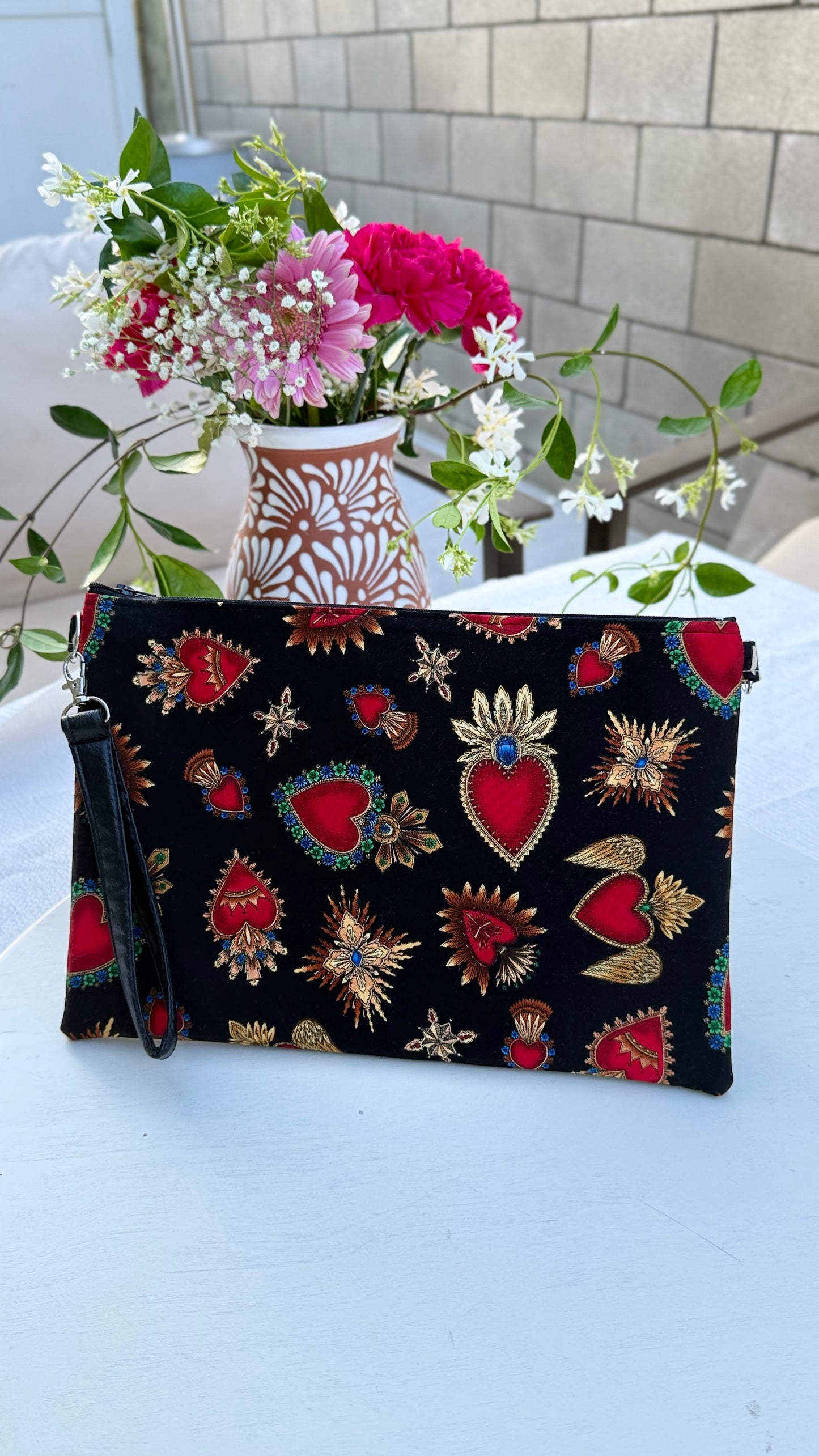Clutch - Sacred Hearts Zipper Bag