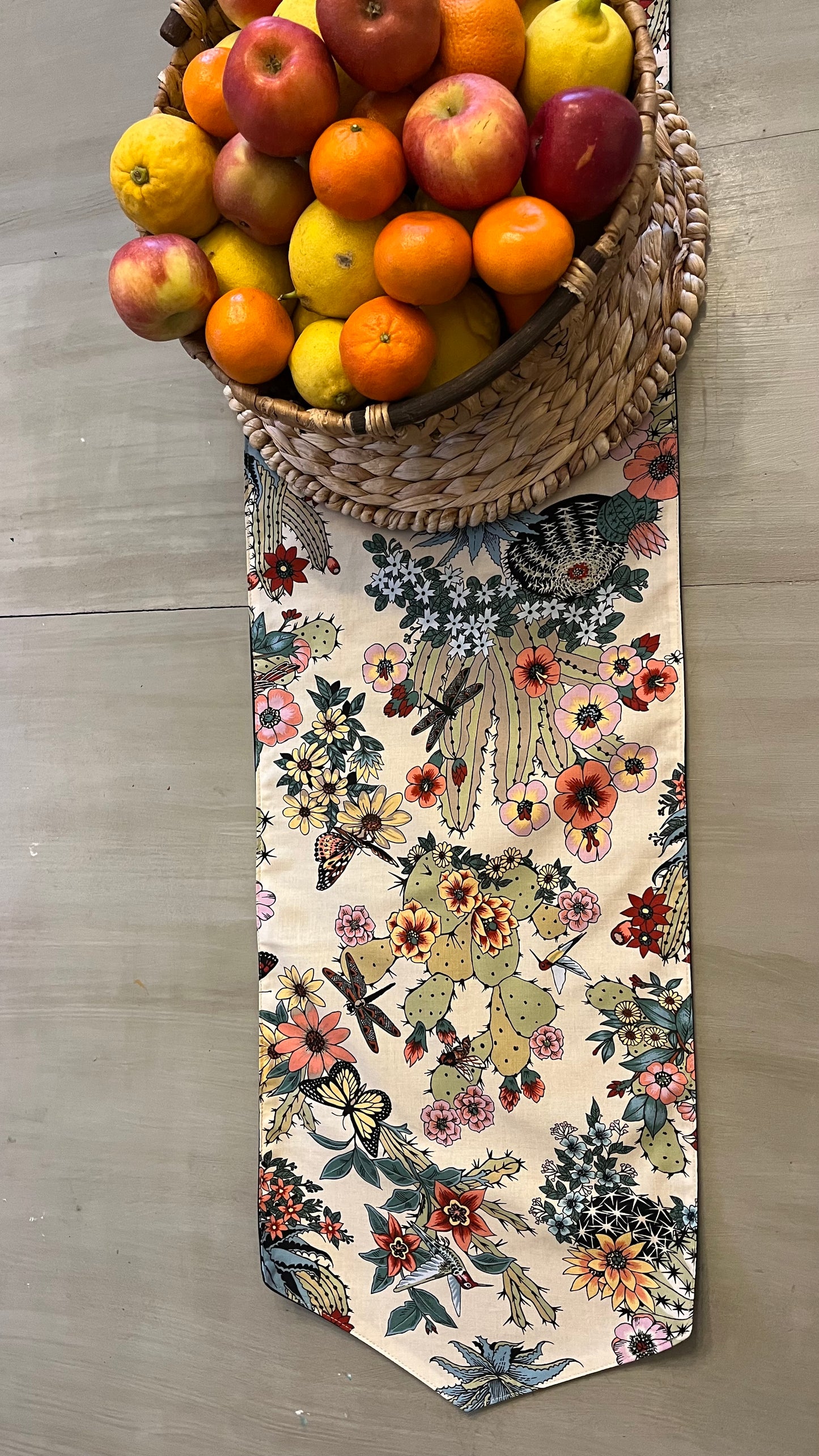 Mariposas Table Runner