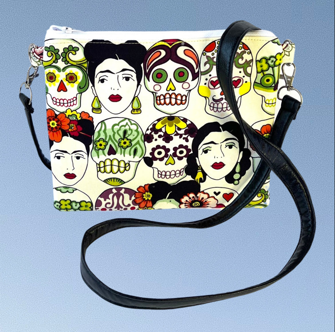 Frida & Calaveritas Zipper Bag (Beige)